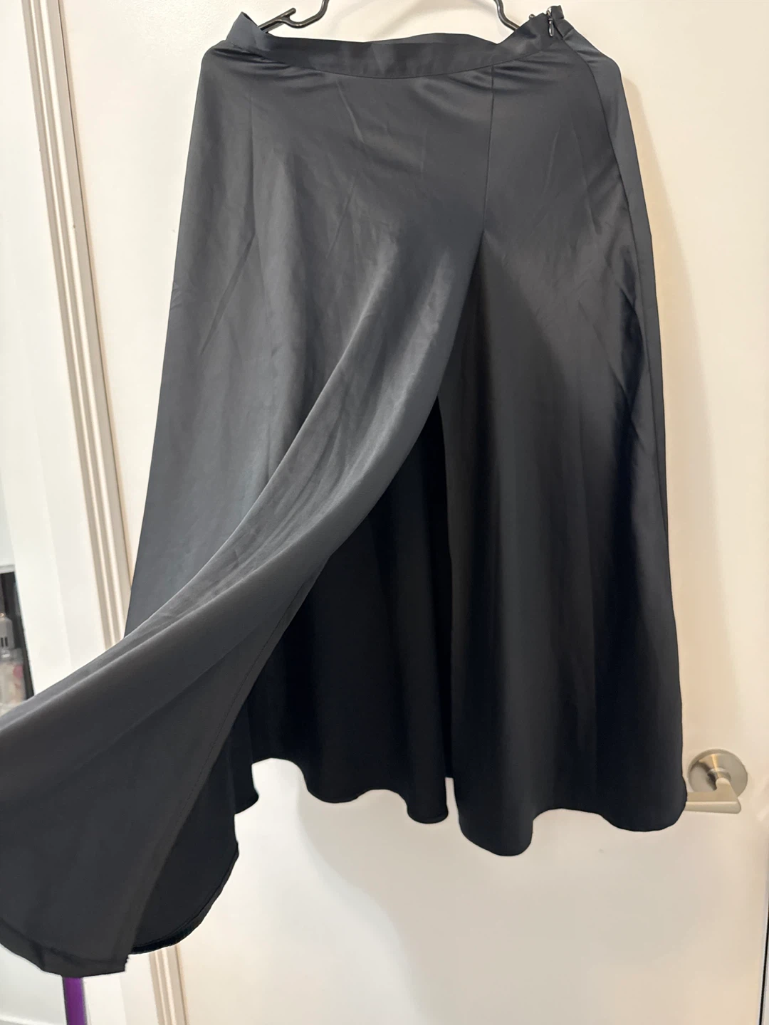 H&M Black Skirt - Size US 6 - photo 2