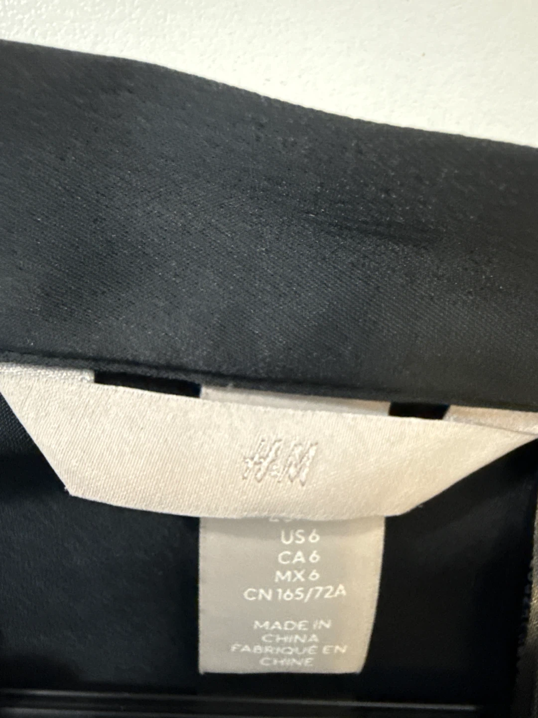 H&M Black Skirt - Size US 6 - photo 3