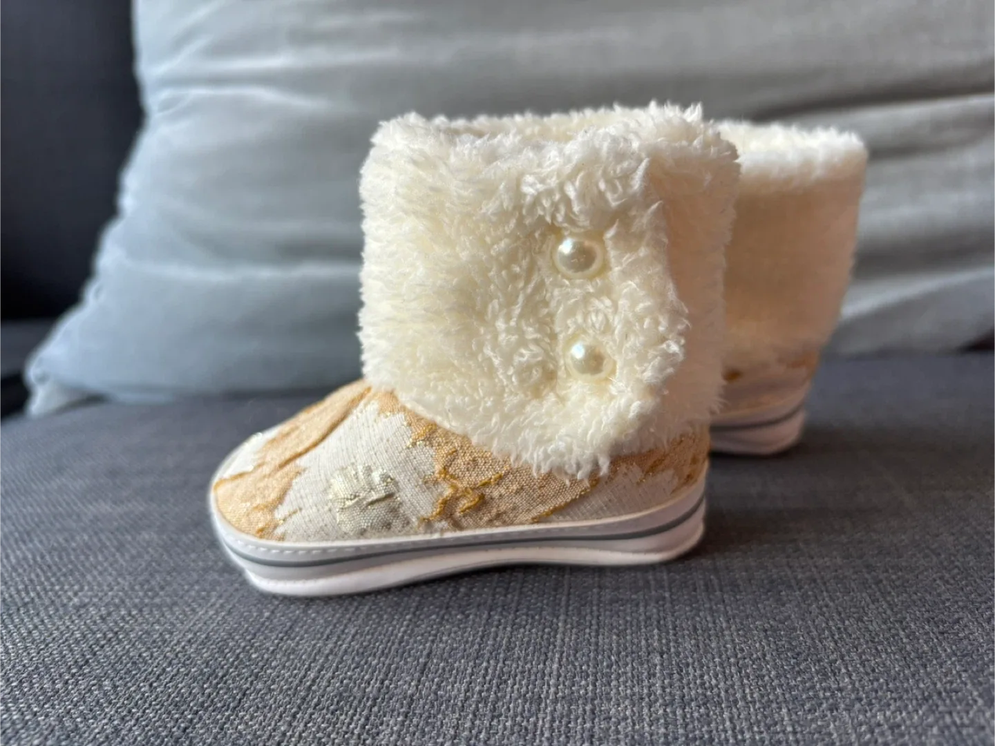 NEW Baby / toddler Boots - Size 17 image indicator(2)