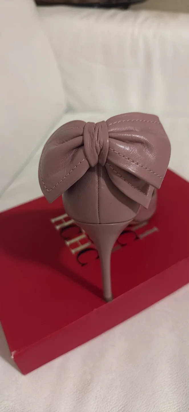 Carolina Herrera Heels - Size 41 image indicator(4)