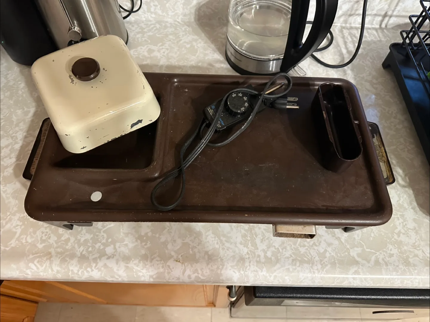 Vintage Brown Electric Food Warmer thumbnail
