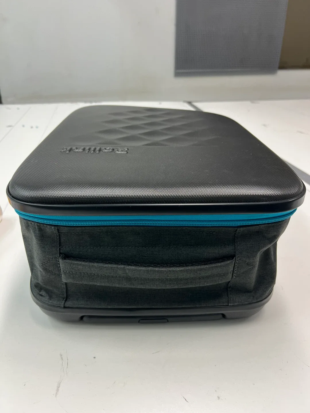 Ultra-Slim Foldable Carry-On Luggage 35 L – Collapses to 5 cm image indicator(6)