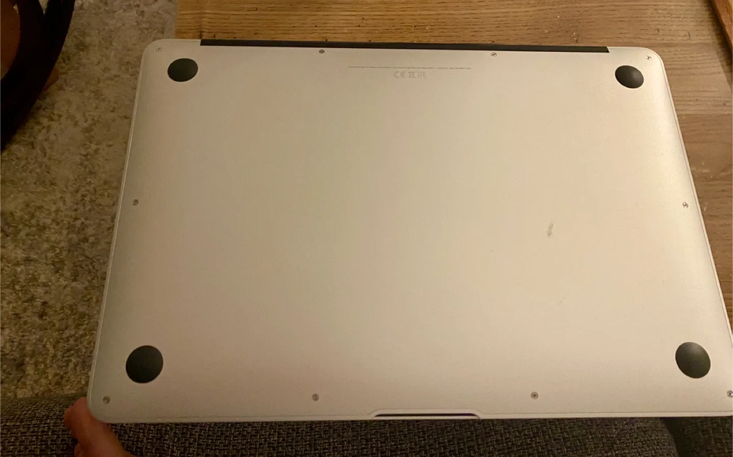 MacBook Air (2017, 13-inch, Silver) image indicator(2)