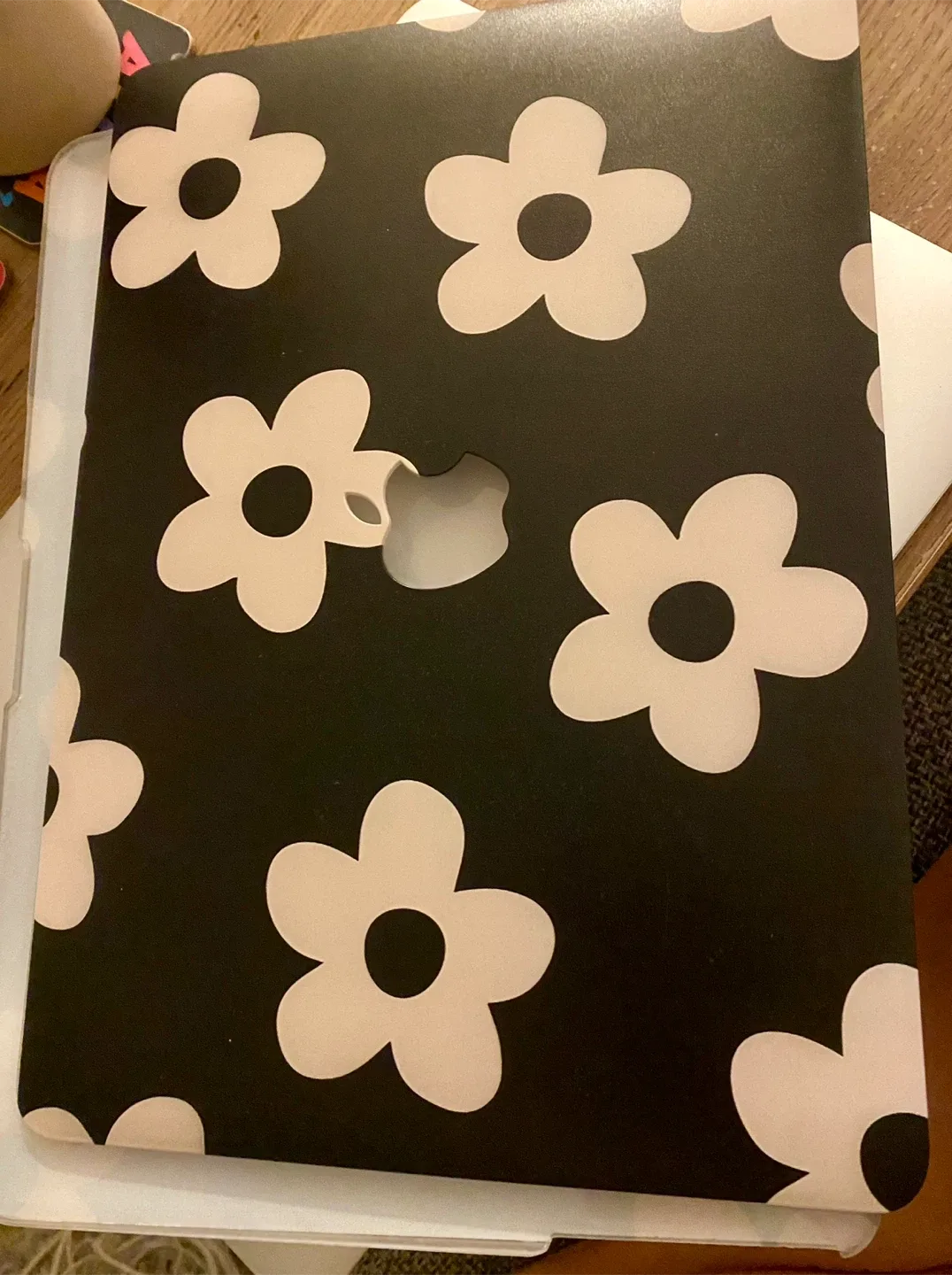 MacBook Air (2017, 13-inch, Silver) image indicator(9)