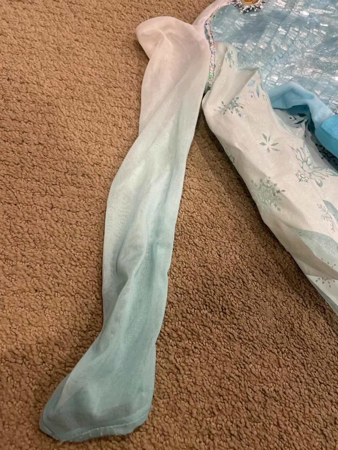 Disney Store Frozen Elsa Dress Size 5/6 image indicator(4)