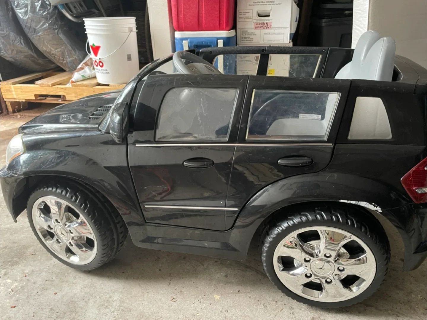 Mercedes-Benz GL450 4MATIC Ride-On Car image indicator(2)