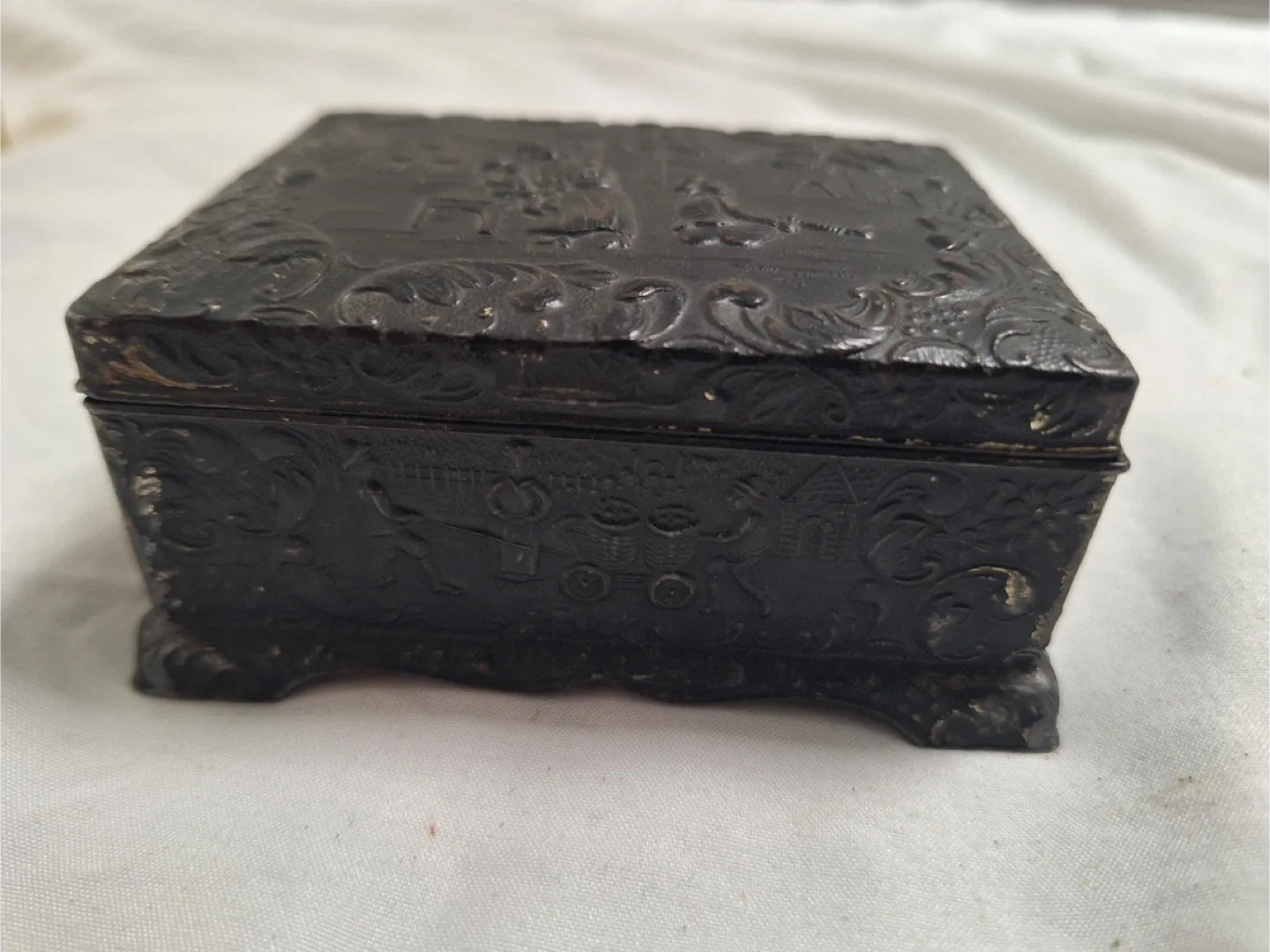 Vintage Alexander G. Yaxis Trinket Box thumbnail