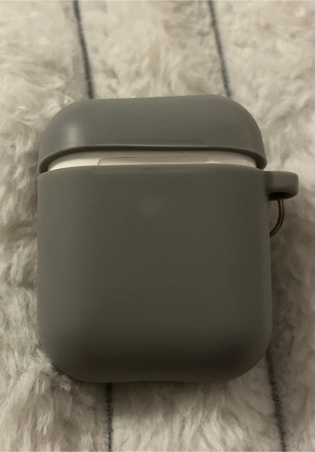Broken AirPods 2nd Gen with Gray Case - photo 4