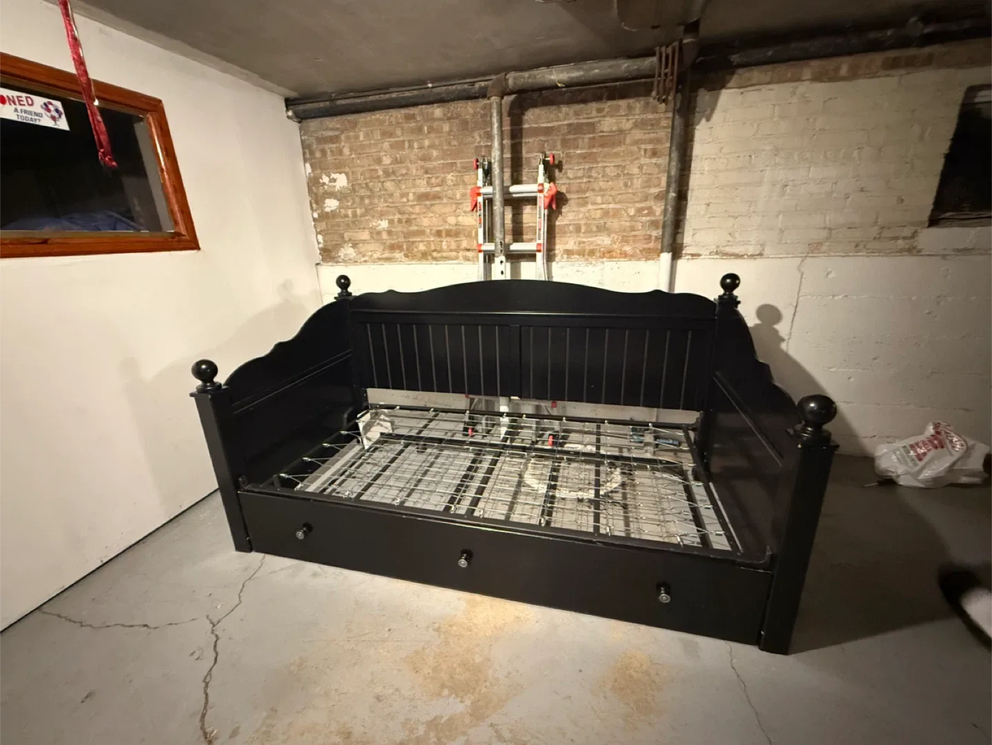 Twin Bed  with mattress storage image indicator(7)