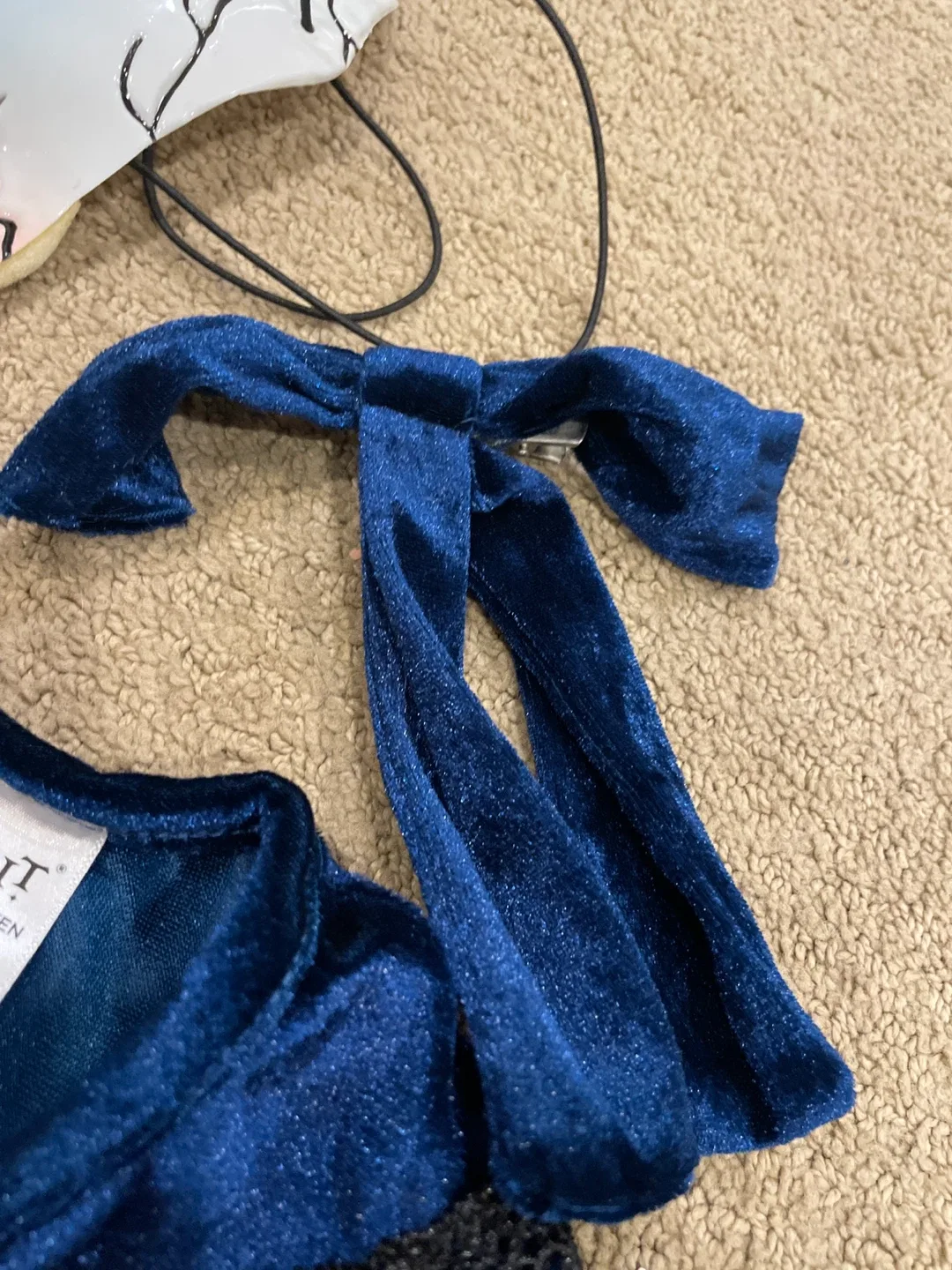 Spirit Halloween Costume image indicator(4)