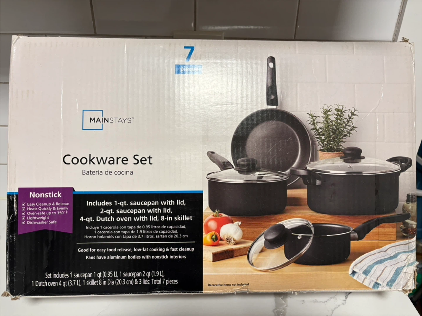 Set de  7-Piece Nonstick Cookware Set - New in Box!
