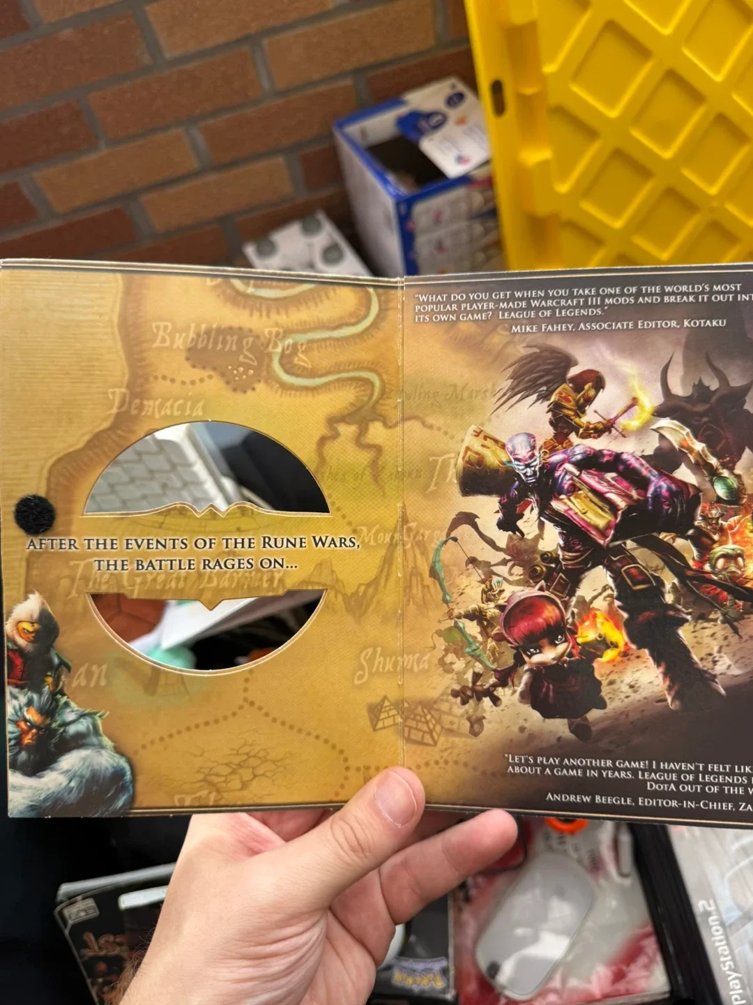 League of Legends Collector's Pack PC CD image indicator(2)