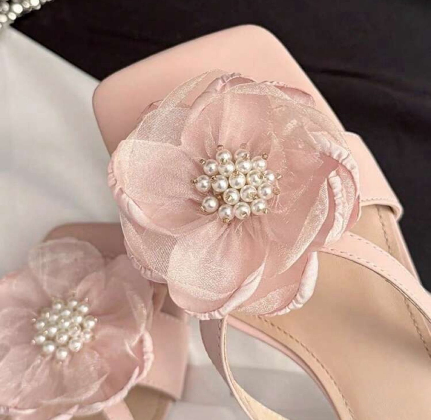 Pink Flower Strap Slides - Size 5.5 - photo 4
