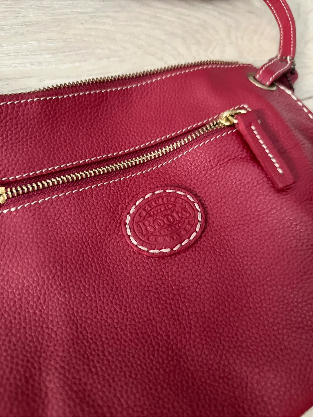 Roots Eddie Bag Red Leather Crossbody image indicator(3)