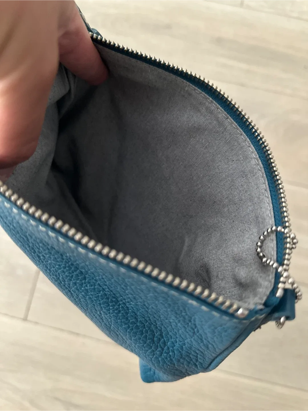 Roots Leather Crossbody Bag - Teal image indicator(3)