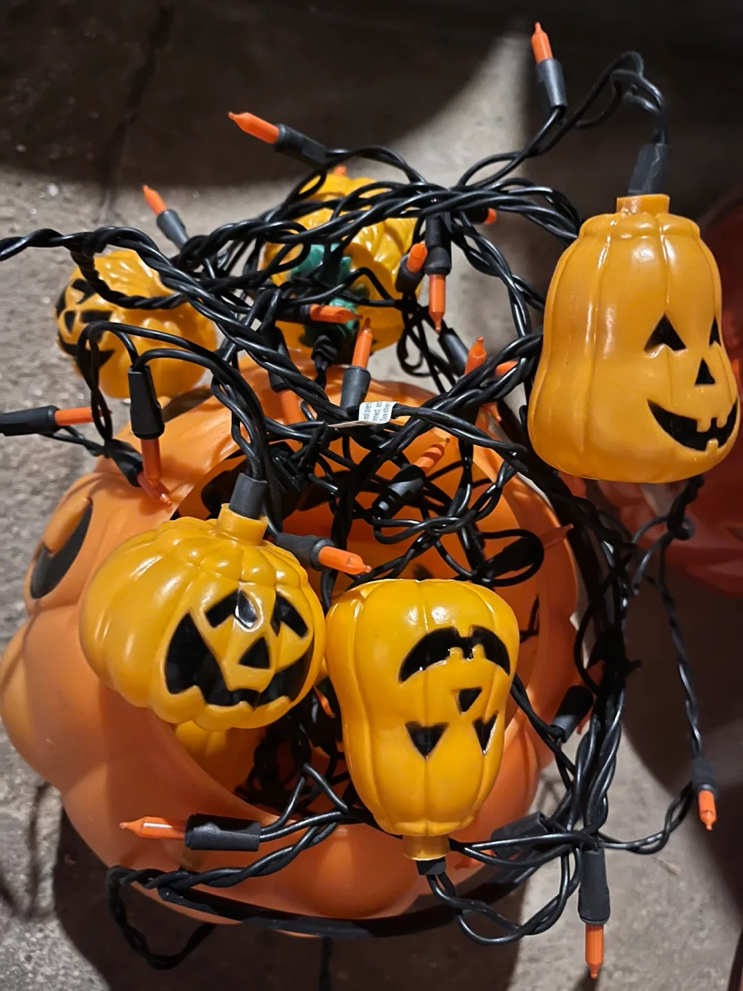 Vintage Halloween Pumpkin String Lights image indicator(2)