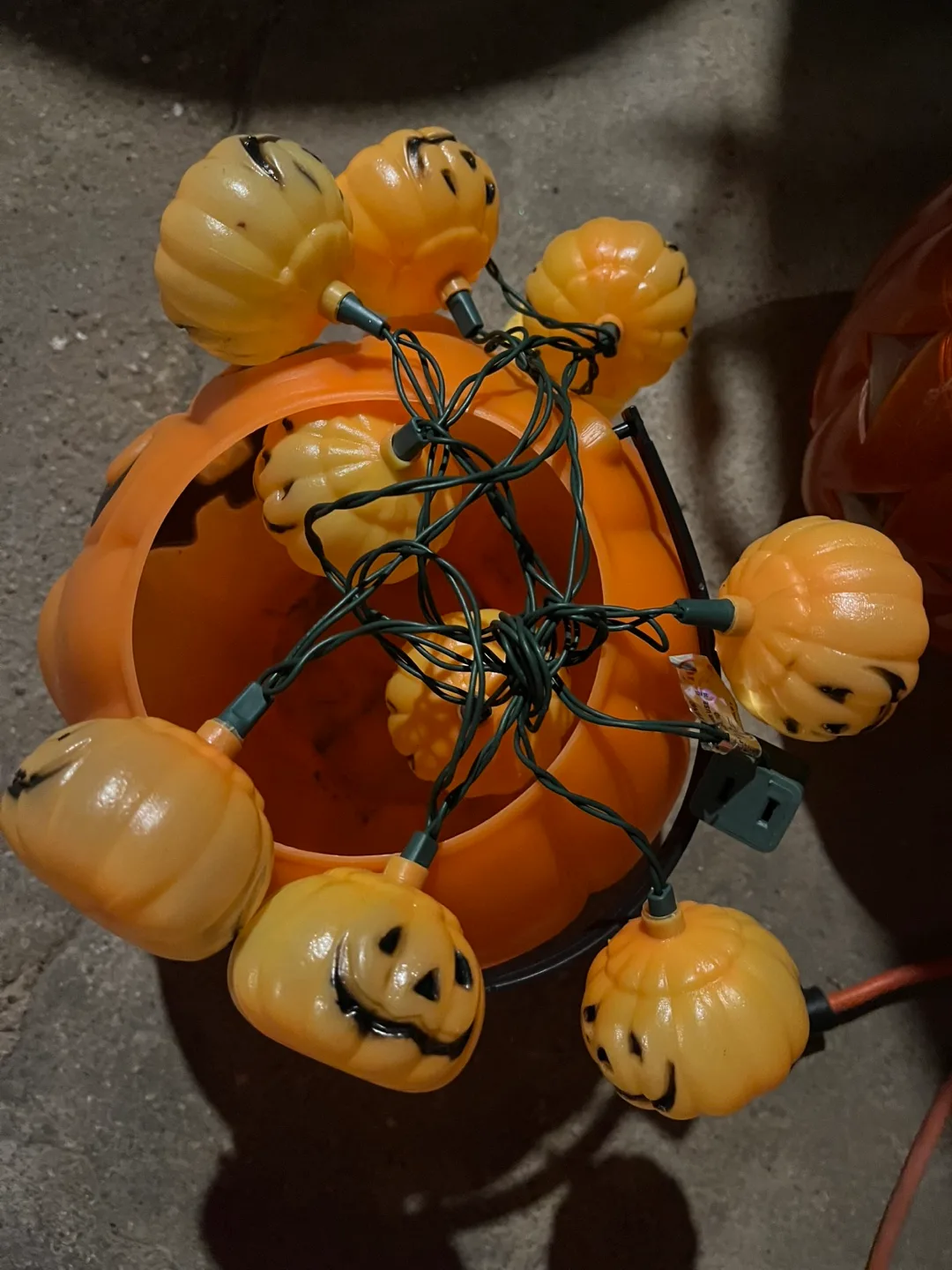 Vintage Halloween Pumpkin String Lights image indicator(4)
