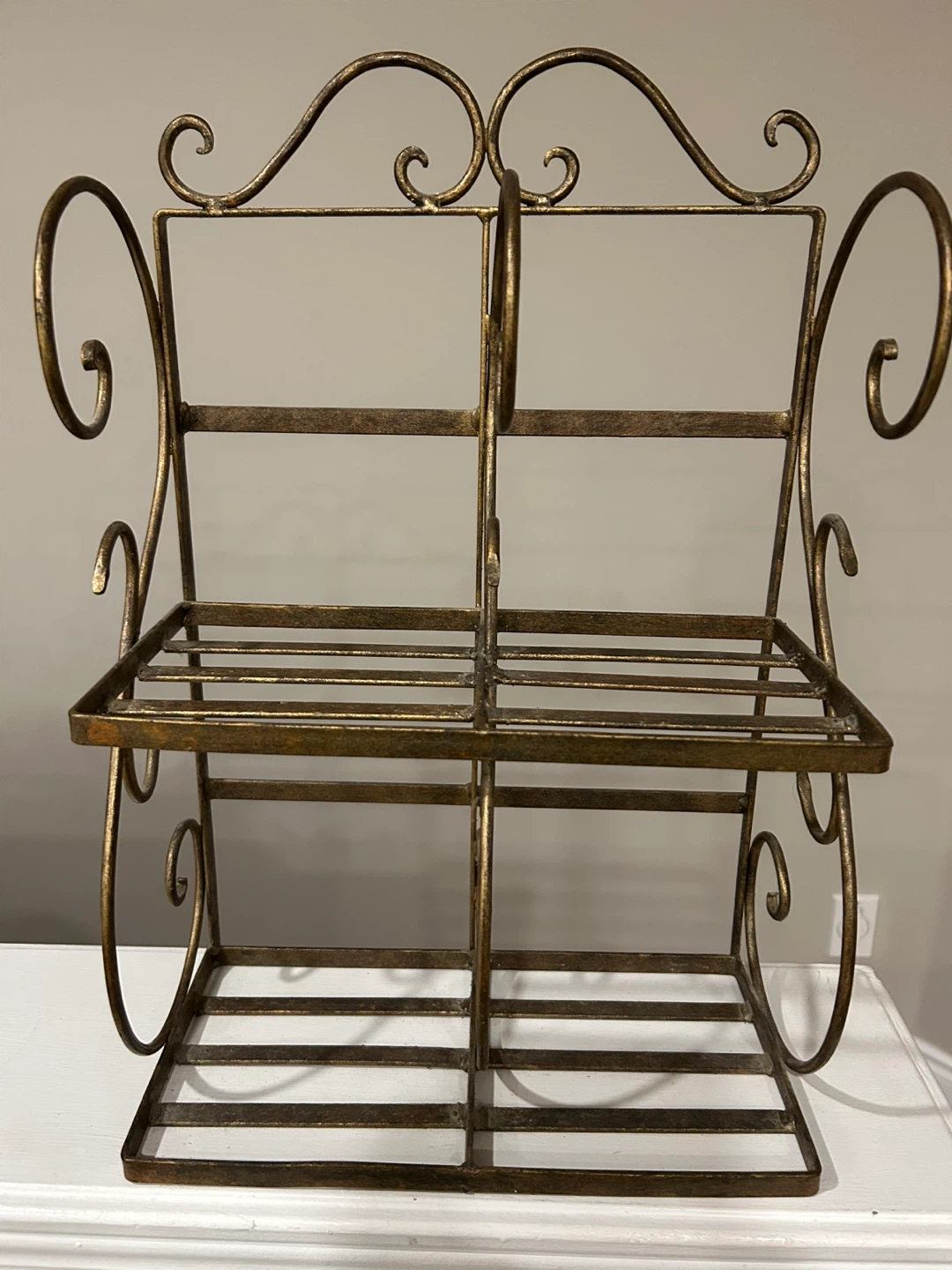 Decorative Metal Wall Display Shelf