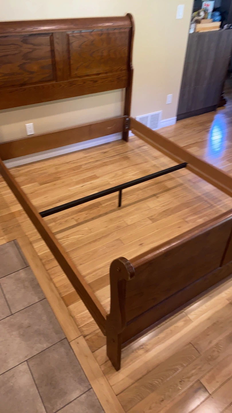 Queen Size Solid Wood Sleigh Bed (CAN DELIVER) - photo 4