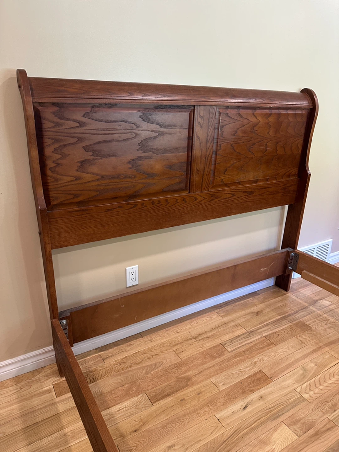 Queen Size Solid Wood Sleigh Bed (CAN DELIVER) - photo 3