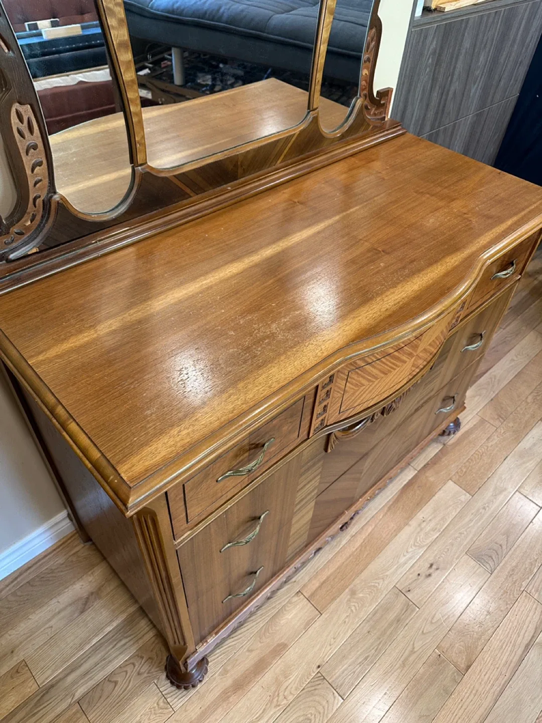 Beautiful Antique Waterfall Dresser (CAN DELIVER) image indicator(2)