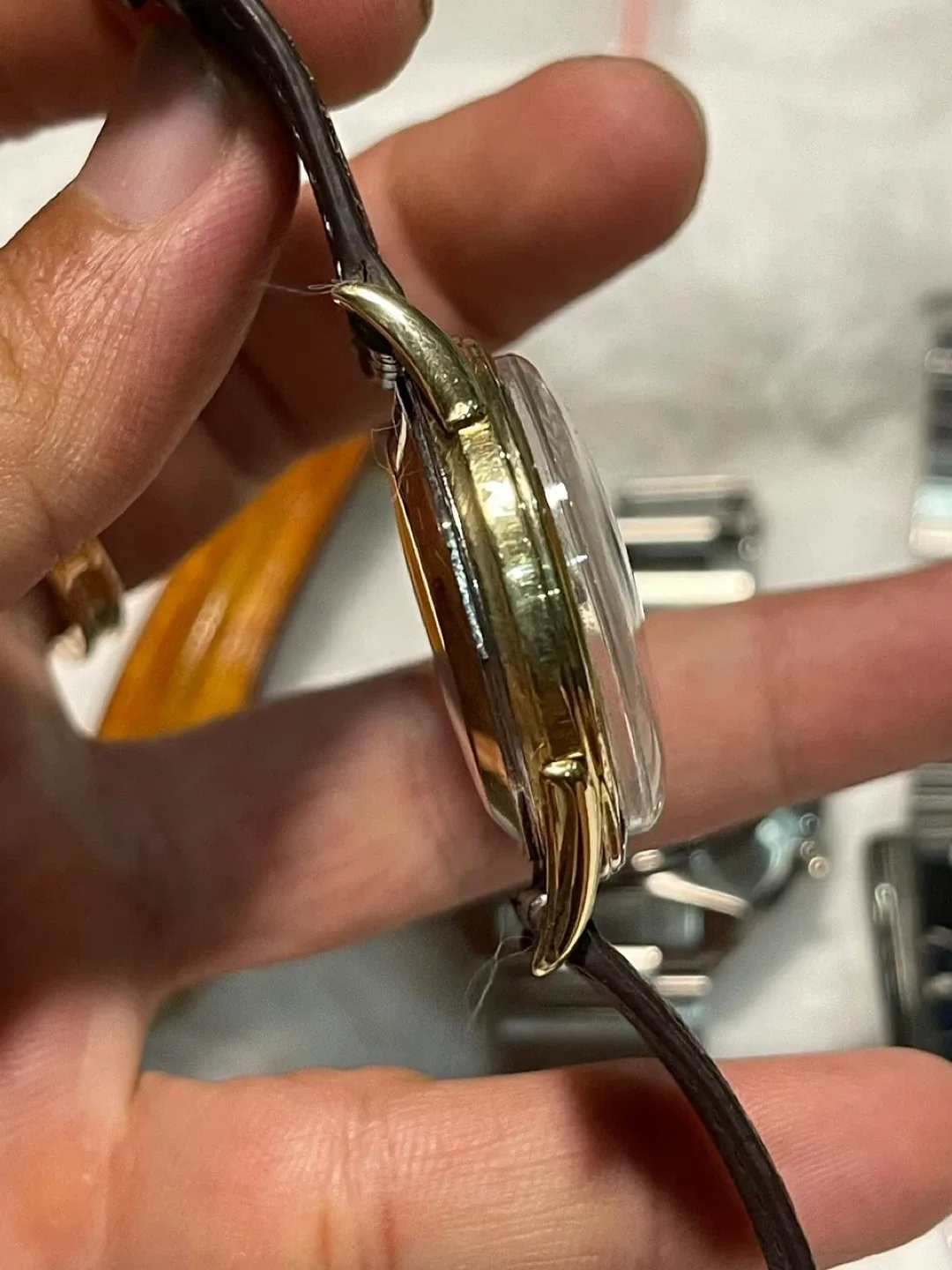 Vintage UNIVERSAL GENÈVE mens gold Monodate watch image indicator(2)