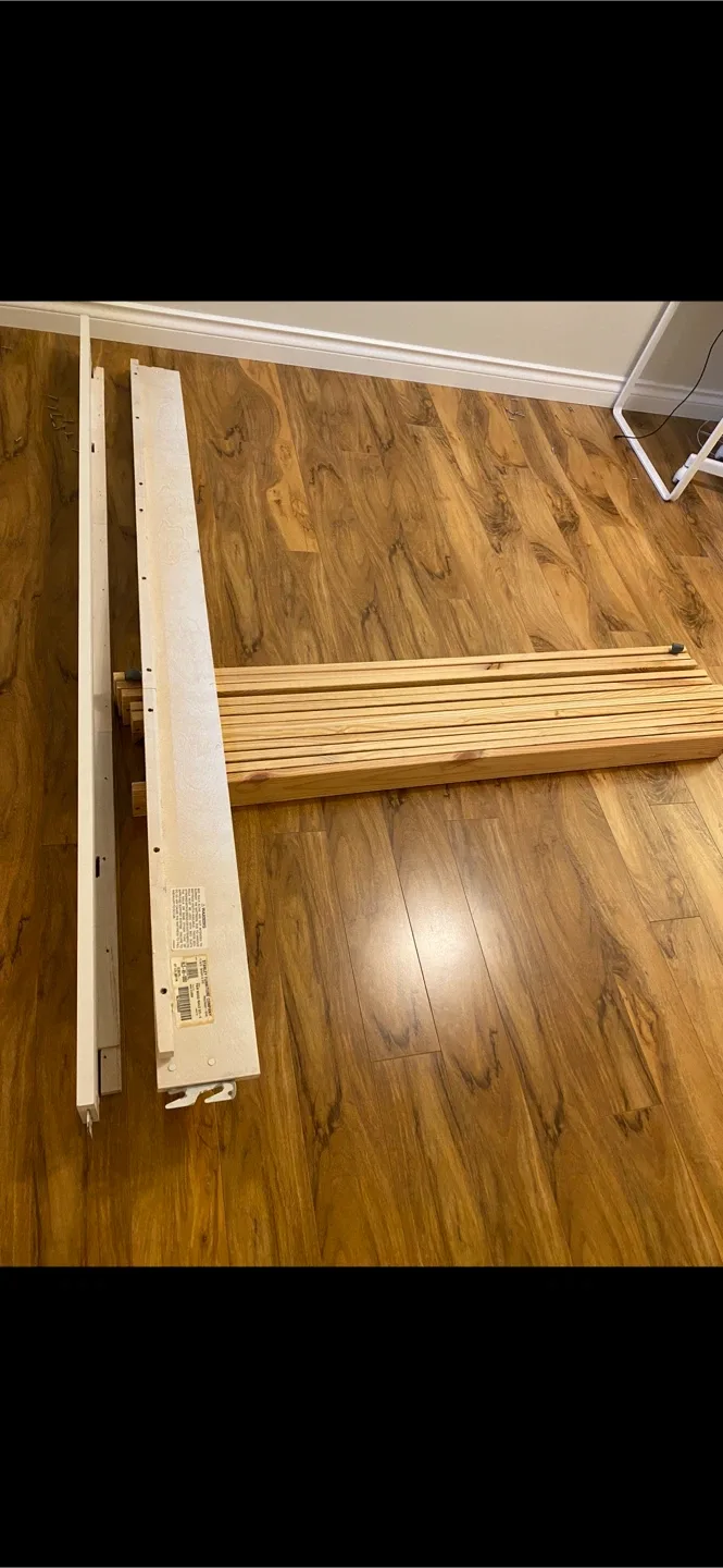 Isabella Low Post Panel Bed with Headboard & Footboard image indicator(7)