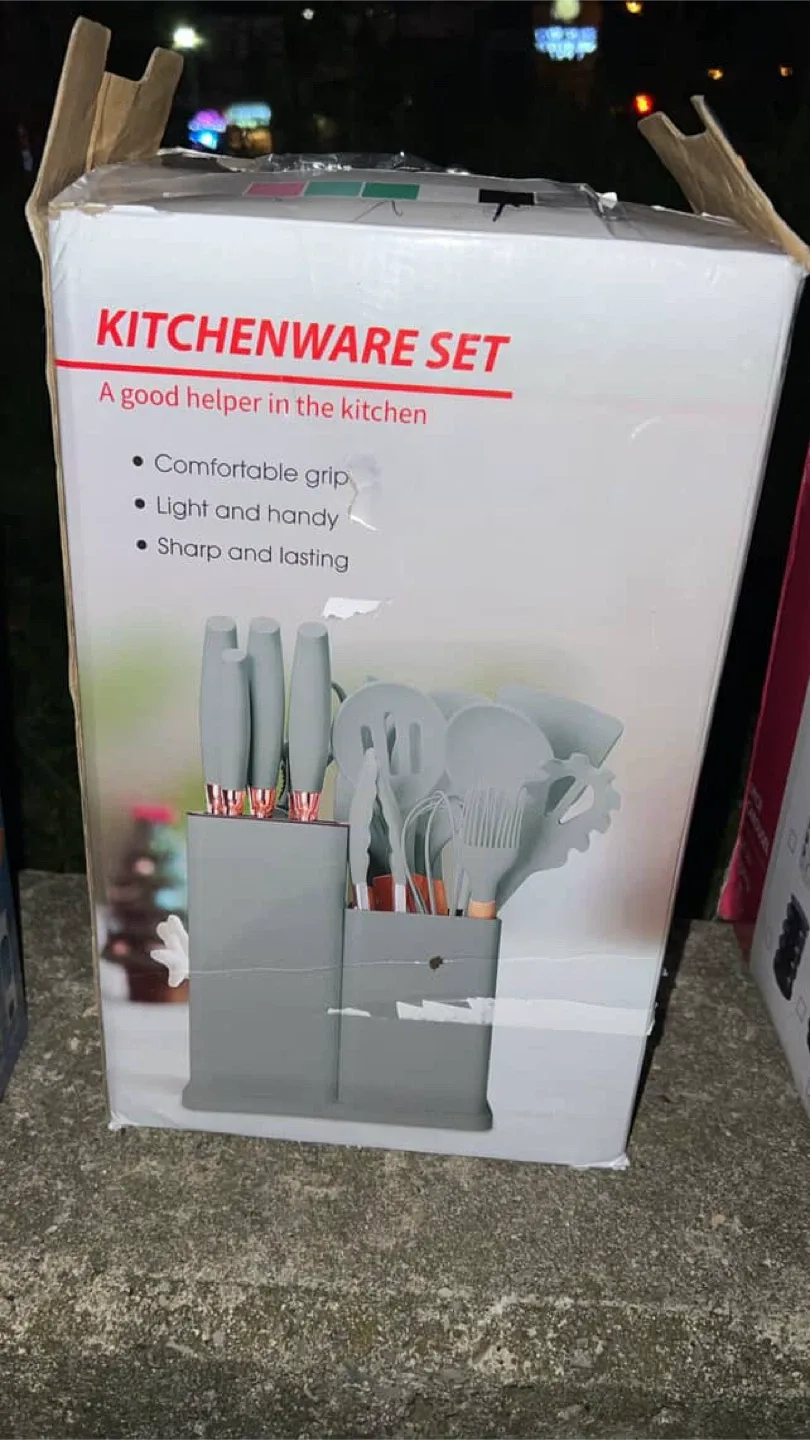 Kitchenware Set, Spice Rack, Juicing Cup & More! image indicator(2)