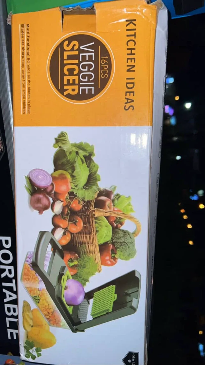 Kitchenware Set, Spice Rack, Juicing Cup & More! image indicator(4)