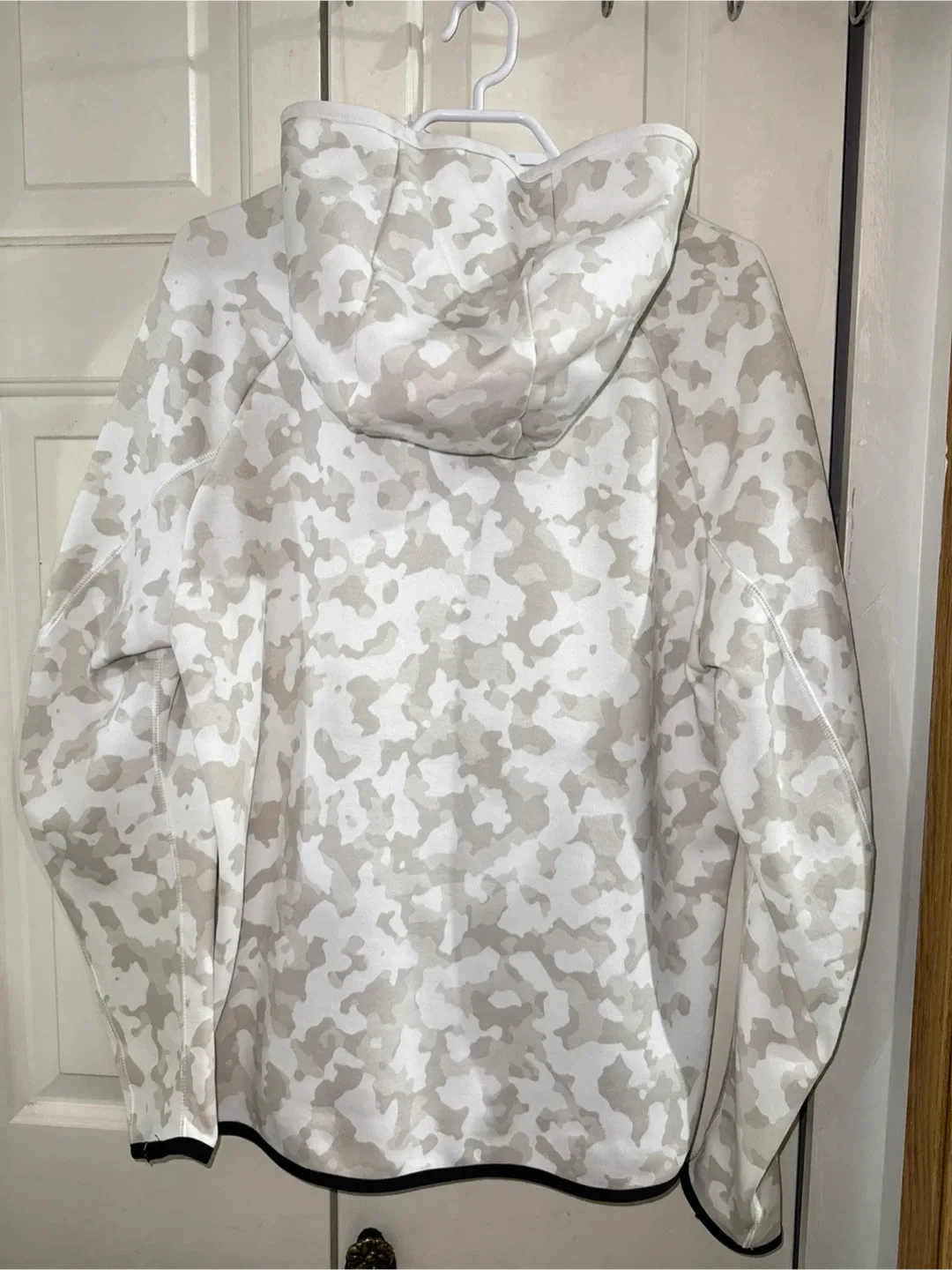 Nike tech image indicator(3)