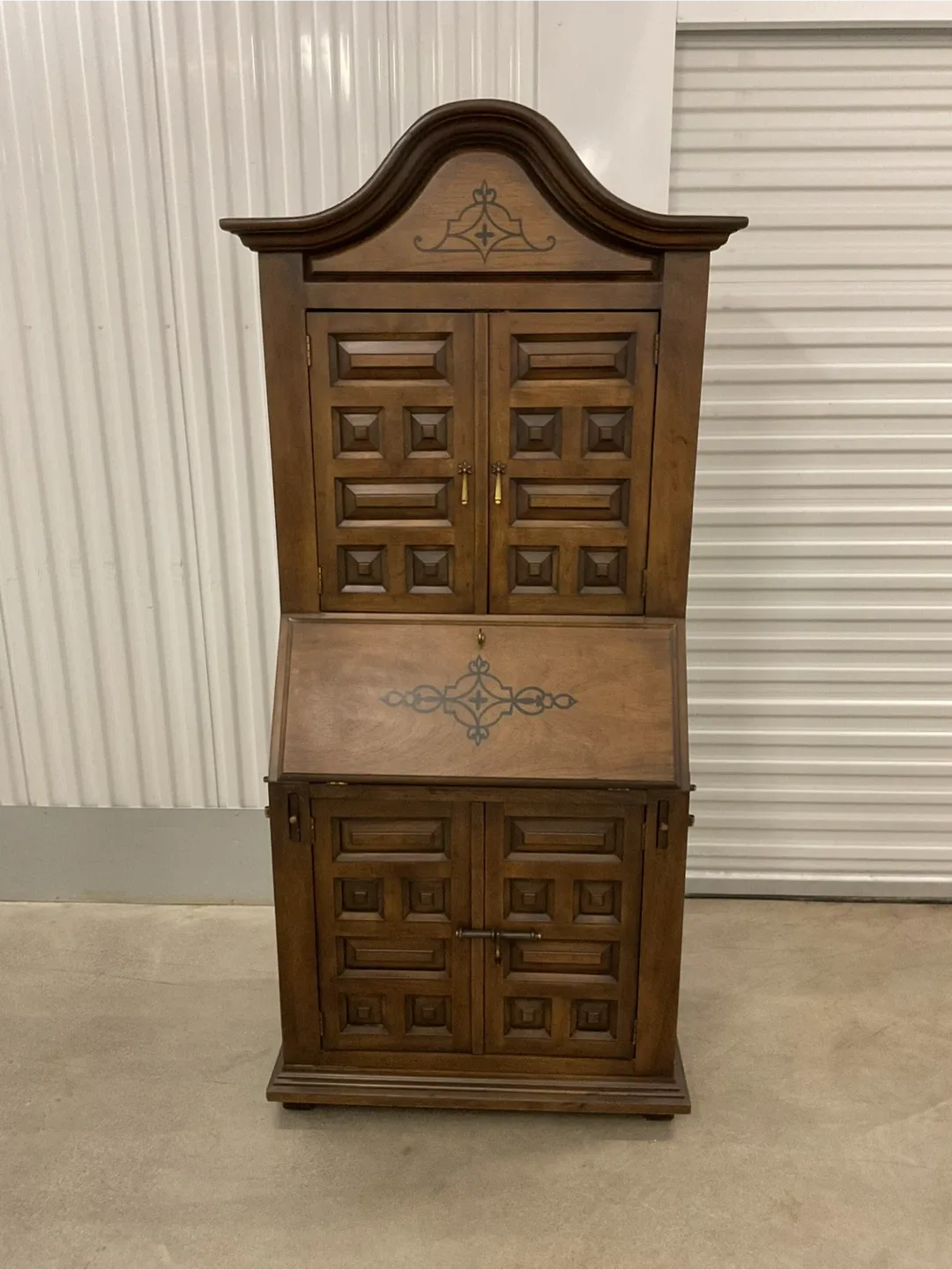 VINTAGE DREXEL HERITAGE MEDITERRANEAN STYLE SECRETARY DESK