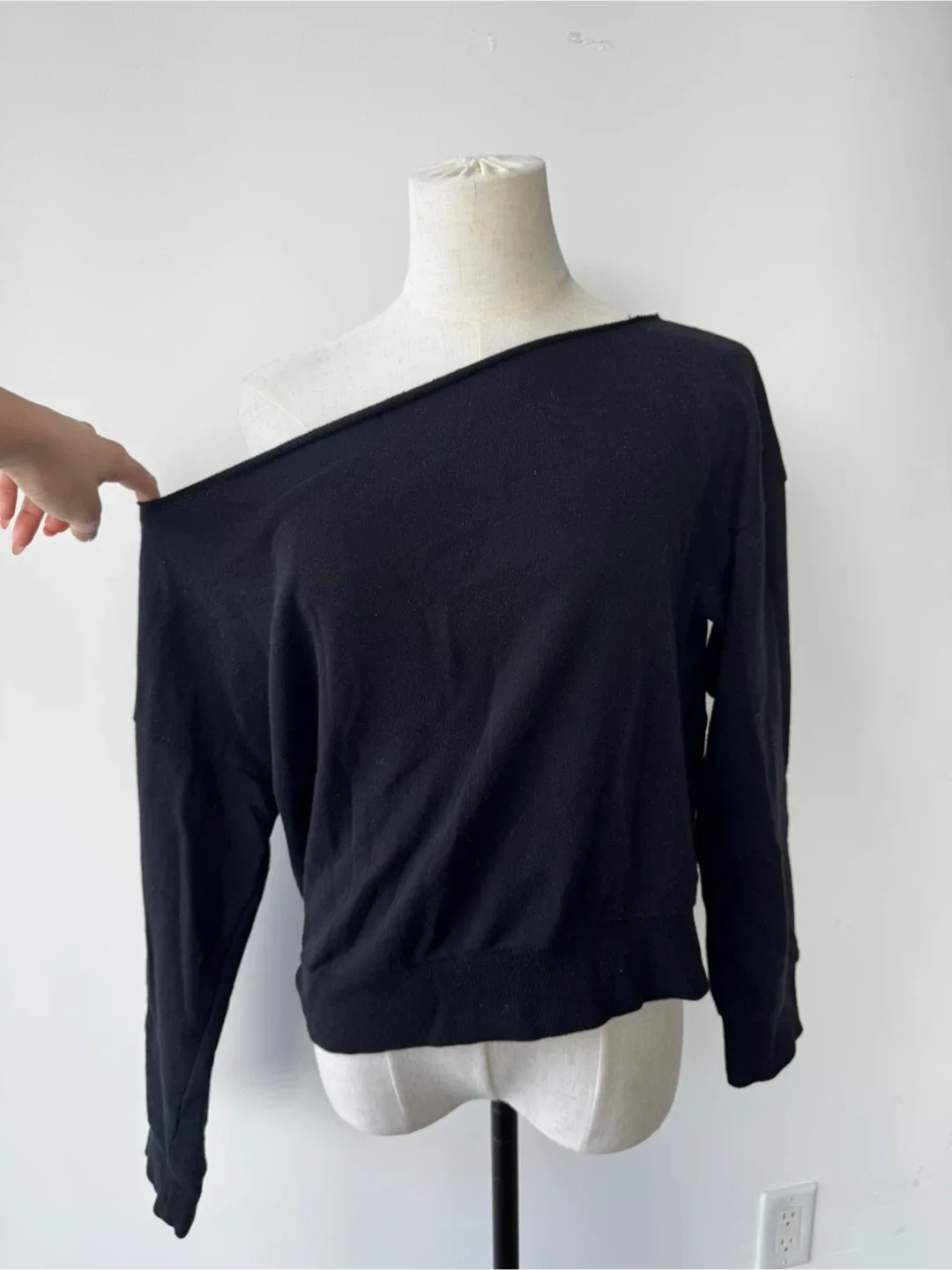 Forever 21 Black Off-Shoulder Sweatshirt - Size M thumbnail