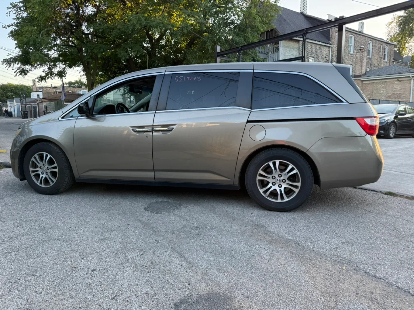 2012 Honda Odyssey Minivan - Great Family Car! thumbnail