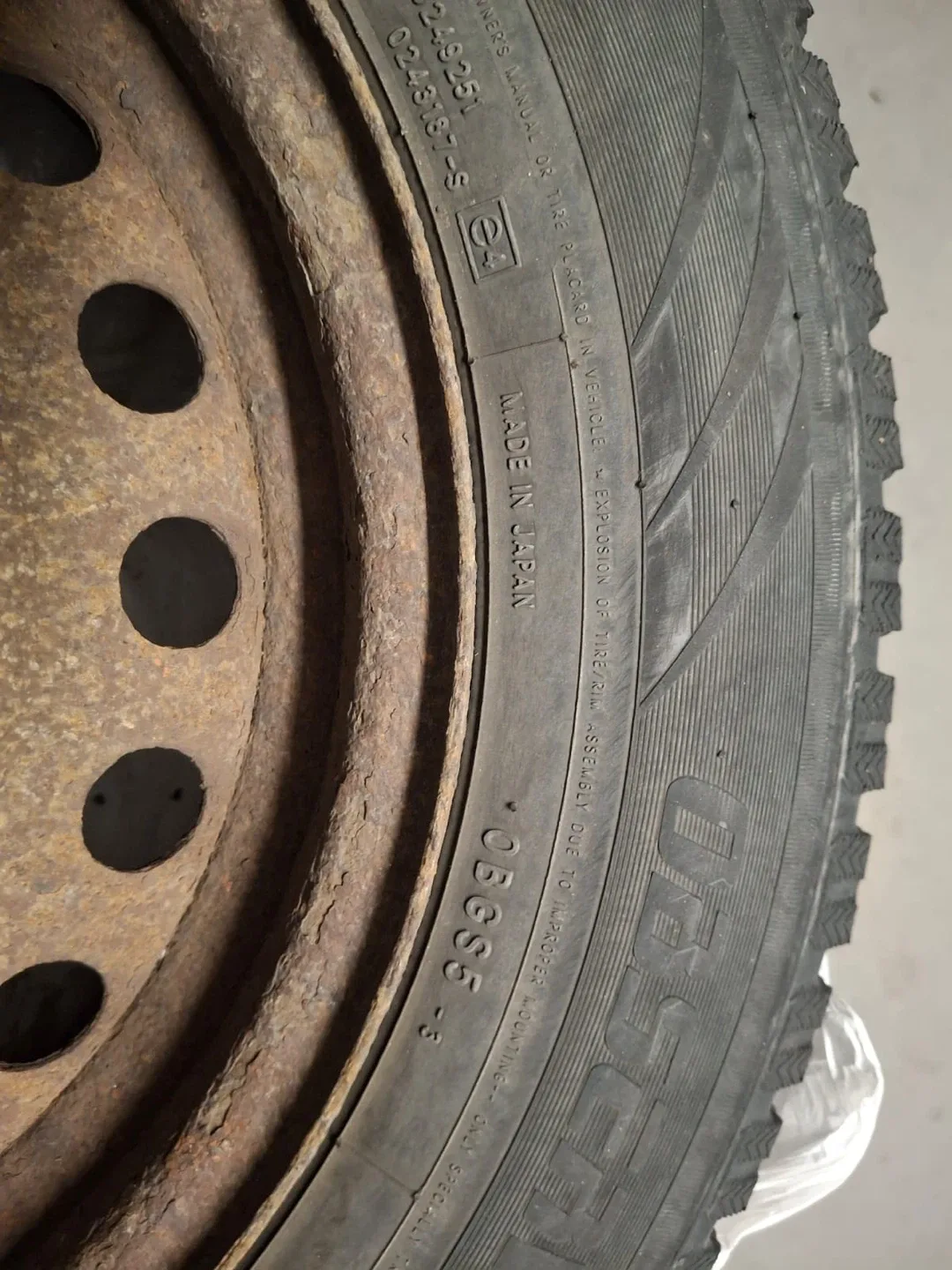 Used Winter Tire 195/65R15 91T image indicator(5)