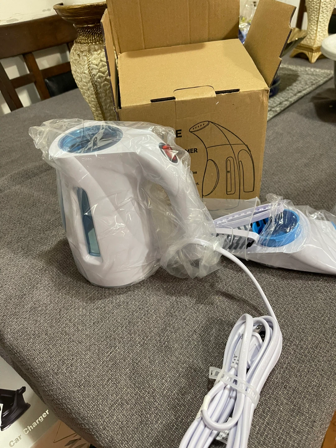 Portable Garment Steamer - New in Box! - photo 3