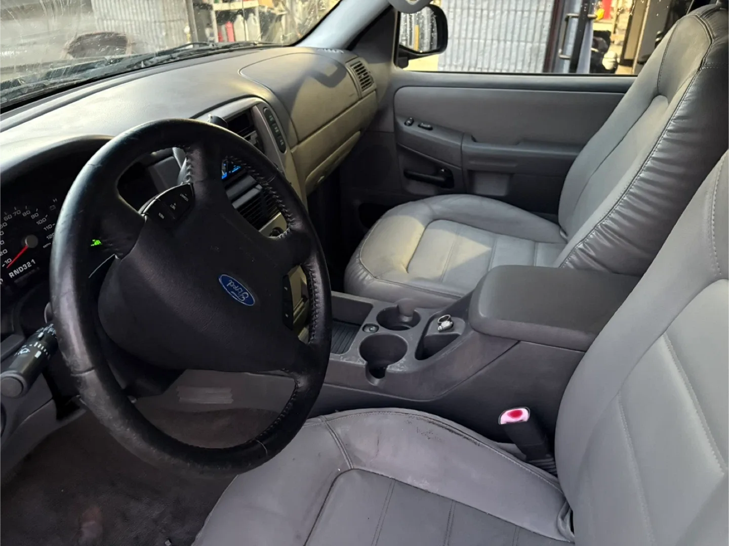 2005 Ford Explorer - Black SUV $2600 image indicator(5)