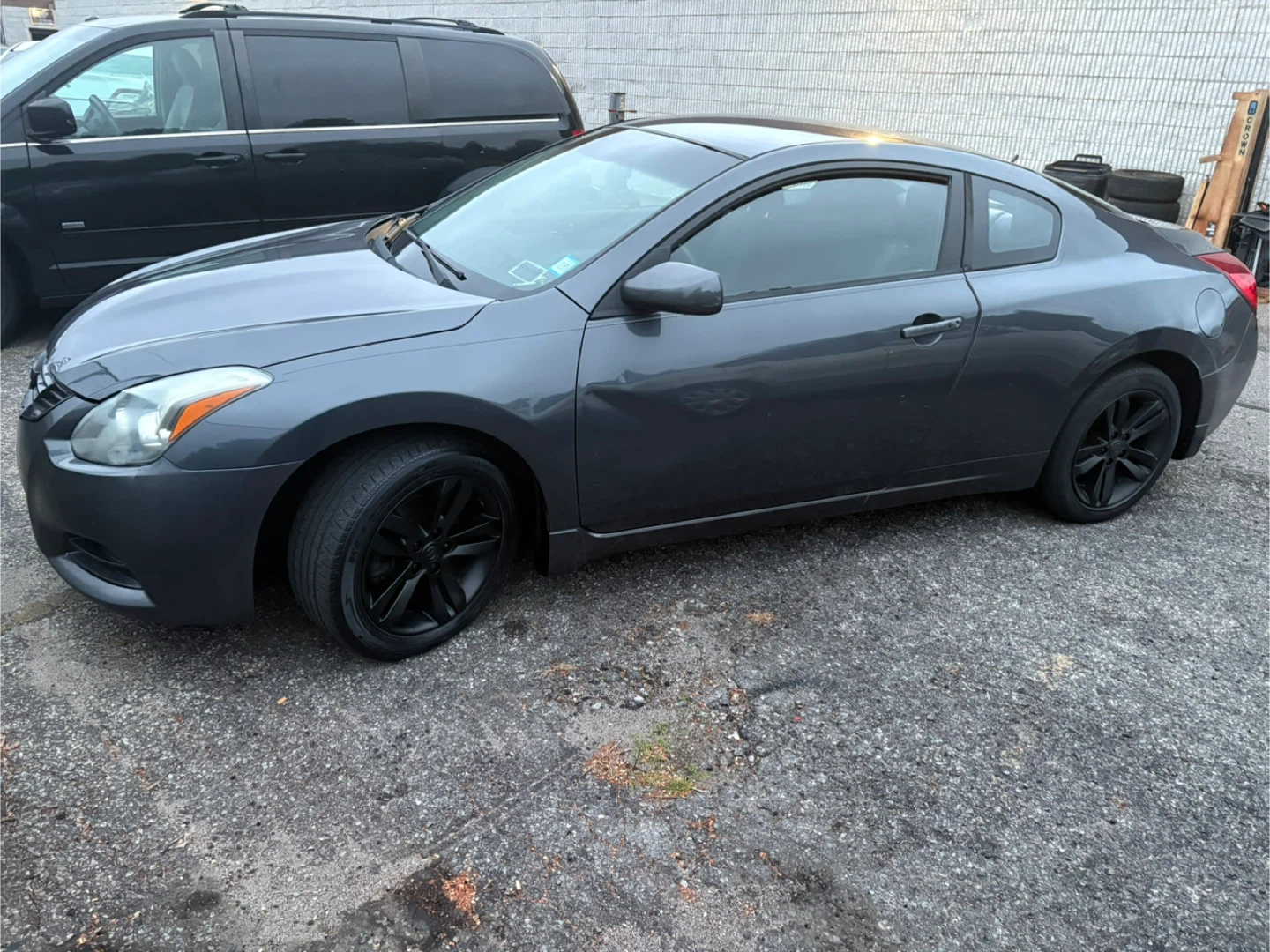 2013 Nissan Altima Coupe, Gray. $3300 - photo 2
