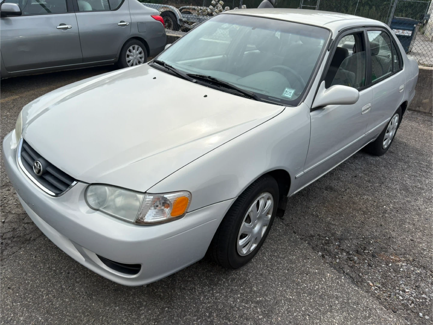 2001 Toyota Corolla LE Silver  2300 - photo 2