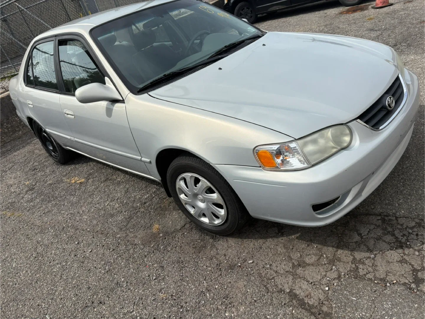 2001 Toyota Corolla LE Silver  2300