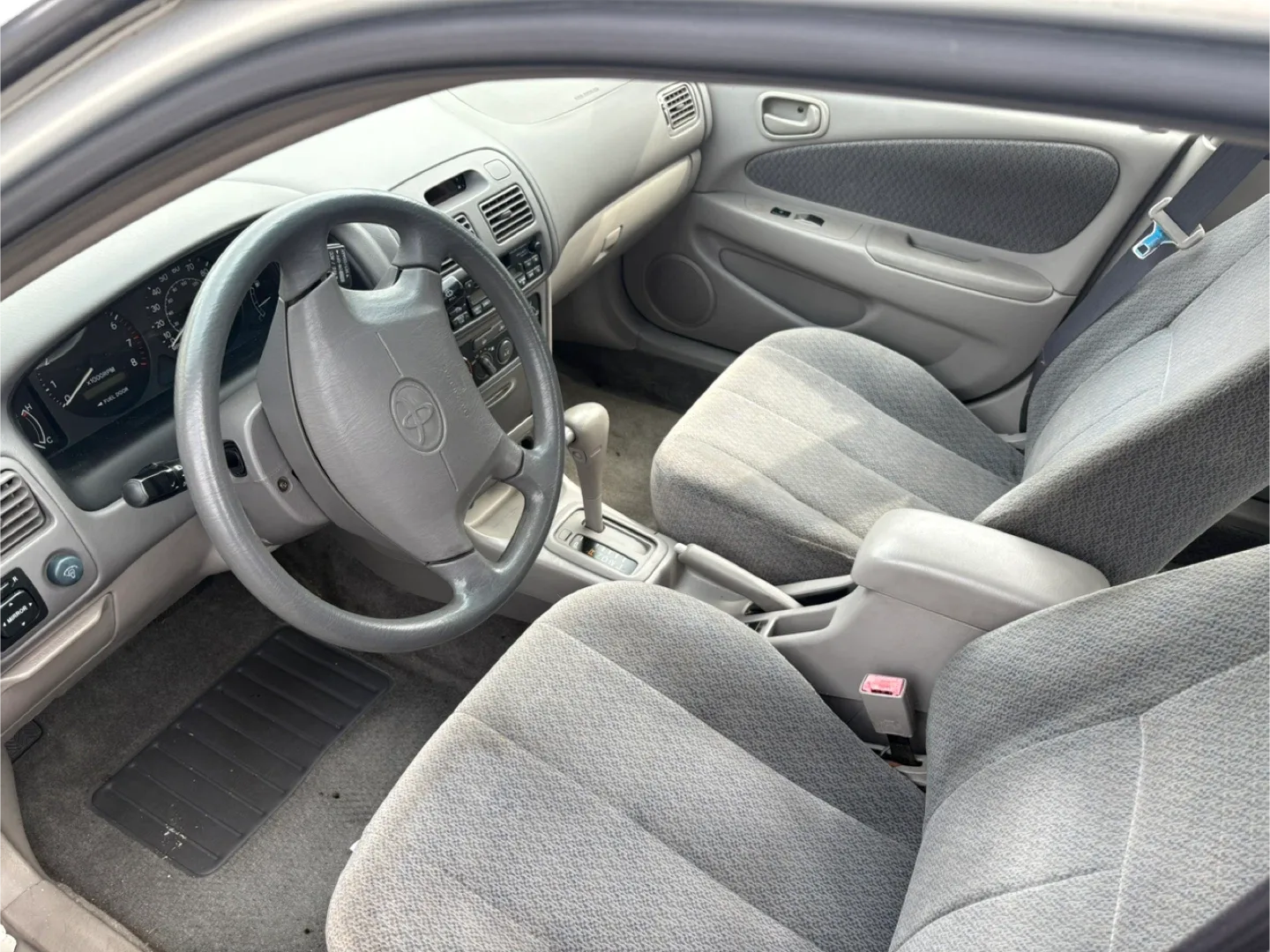 2001 Toyota Corolla LE Silver  2300 image indicator(5)