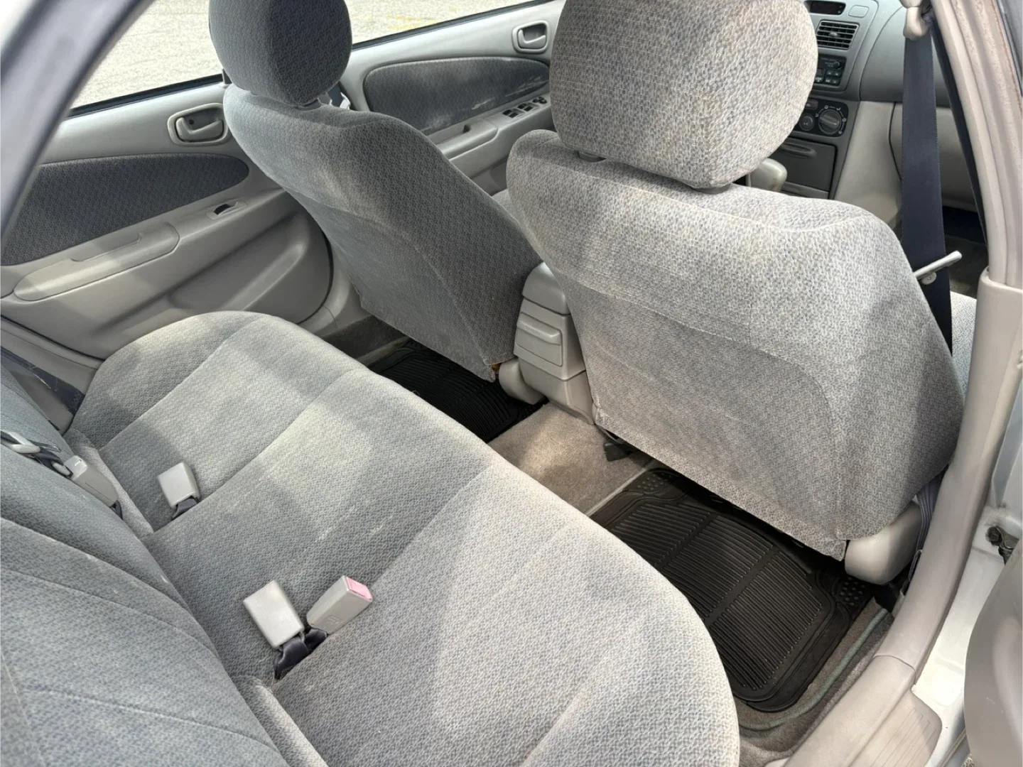 2001 Toyota Corolla LE Silver  2300 image indicator(8)