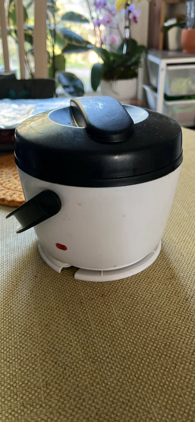 Mini Rice Cooker thumbnail