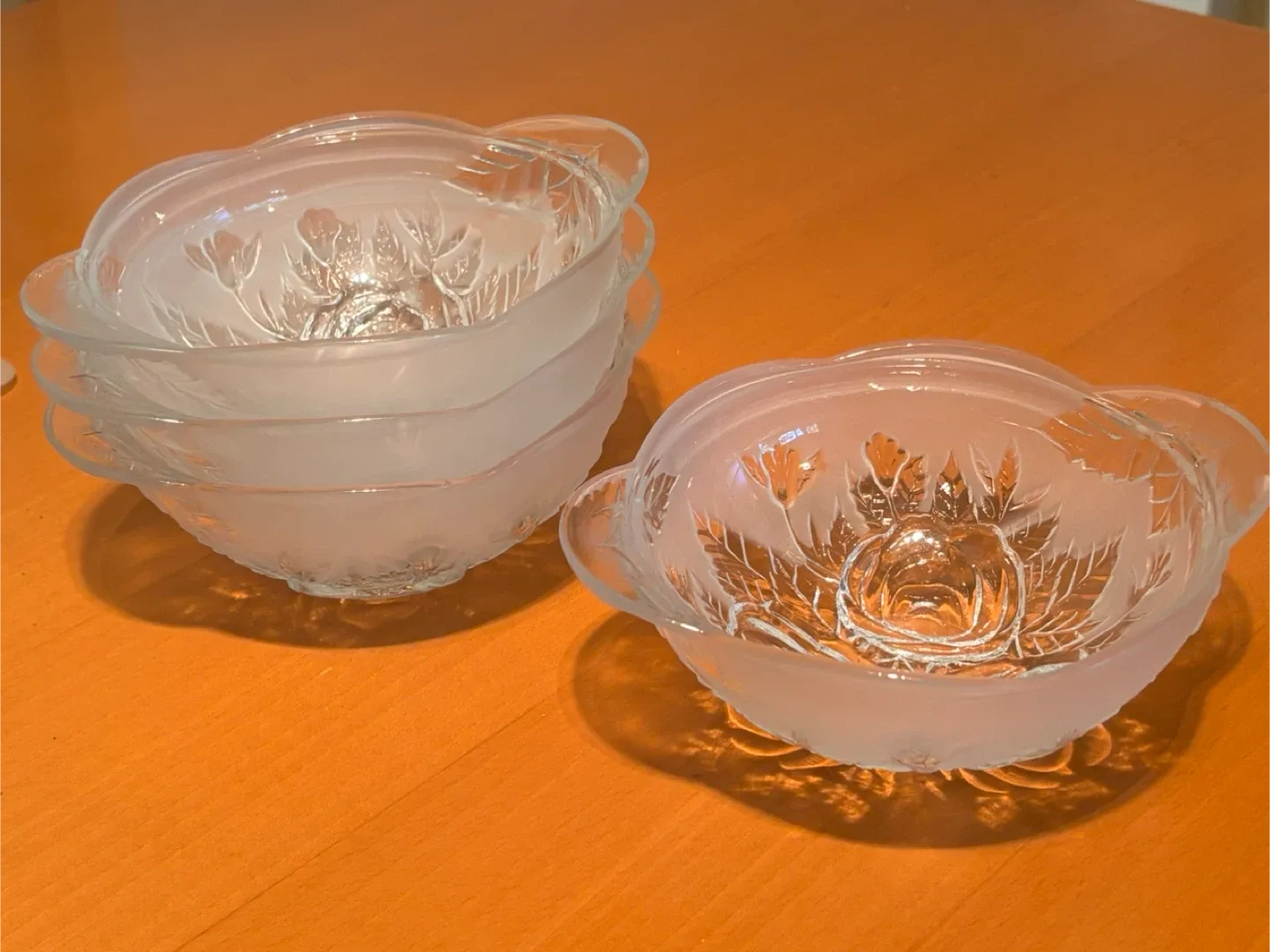 Set of 4 Frosted Glass Bowls with Rose Design thumbnail