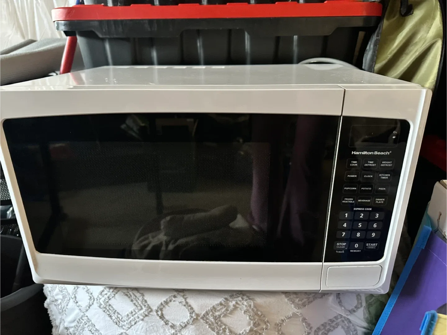 Hamilton Beach Microwave - White thumbnail