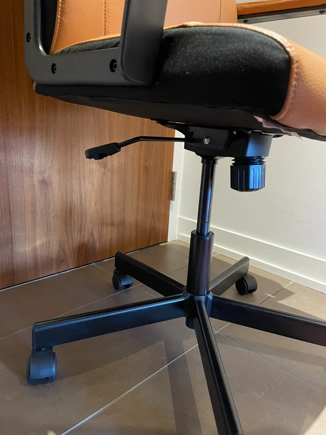 Tan Leather Office Chair image indicator(6)