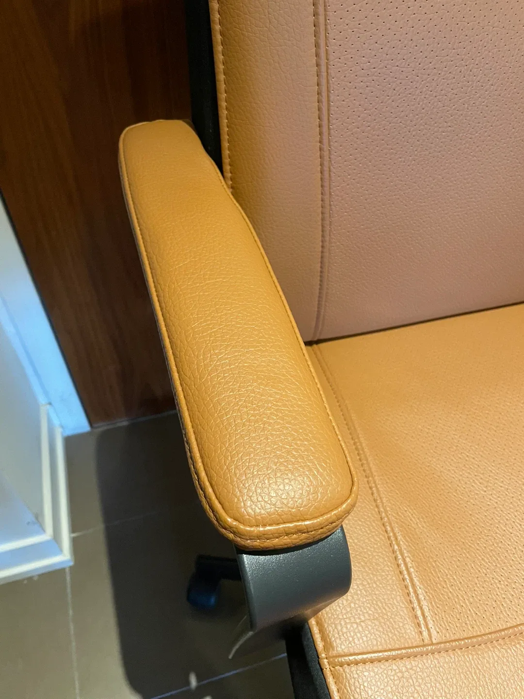 Tan Leather Office Chair image indicator(5)
