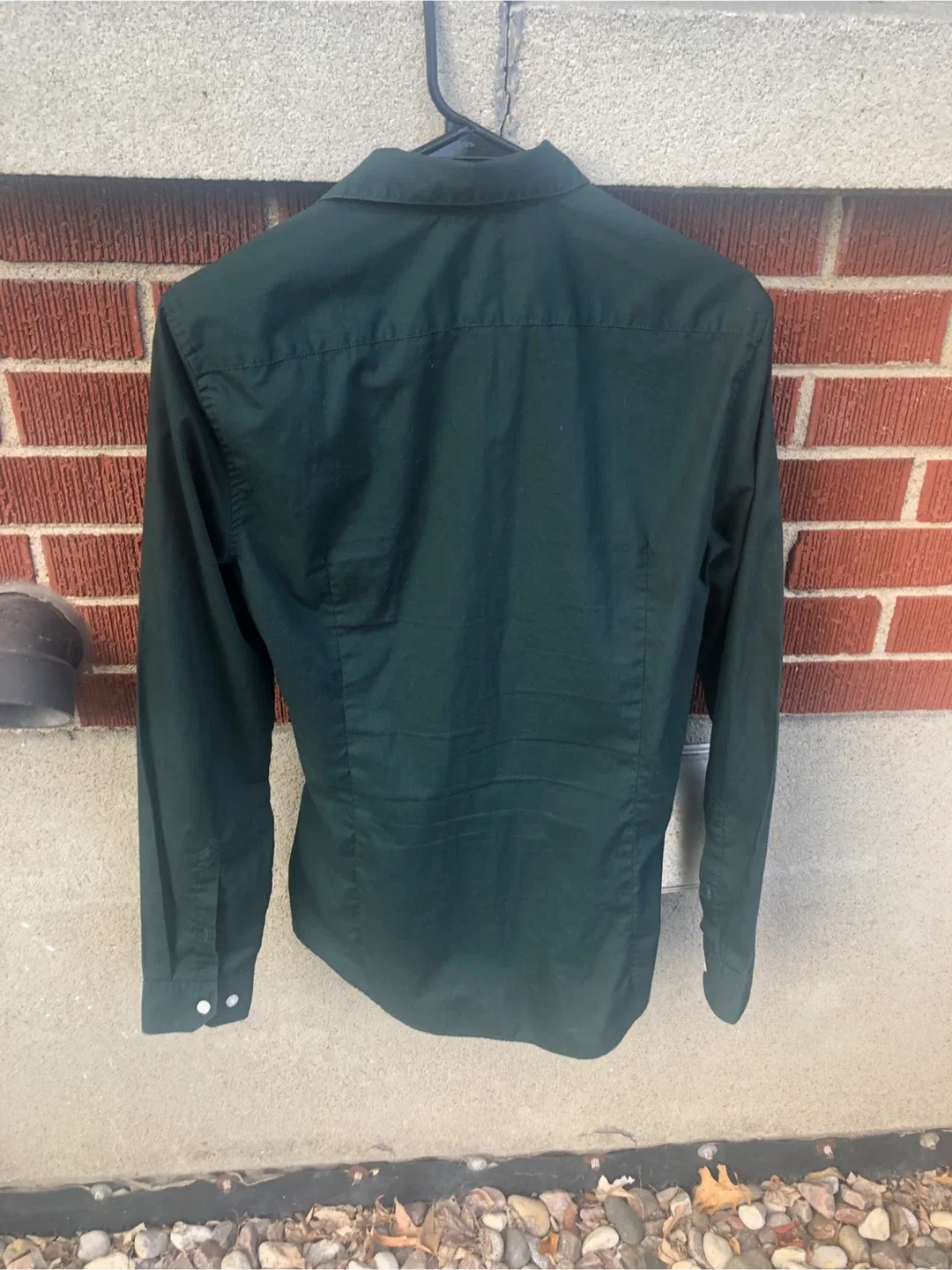 H&M Slim Fit Green Shirt - Size S image indicator(5)