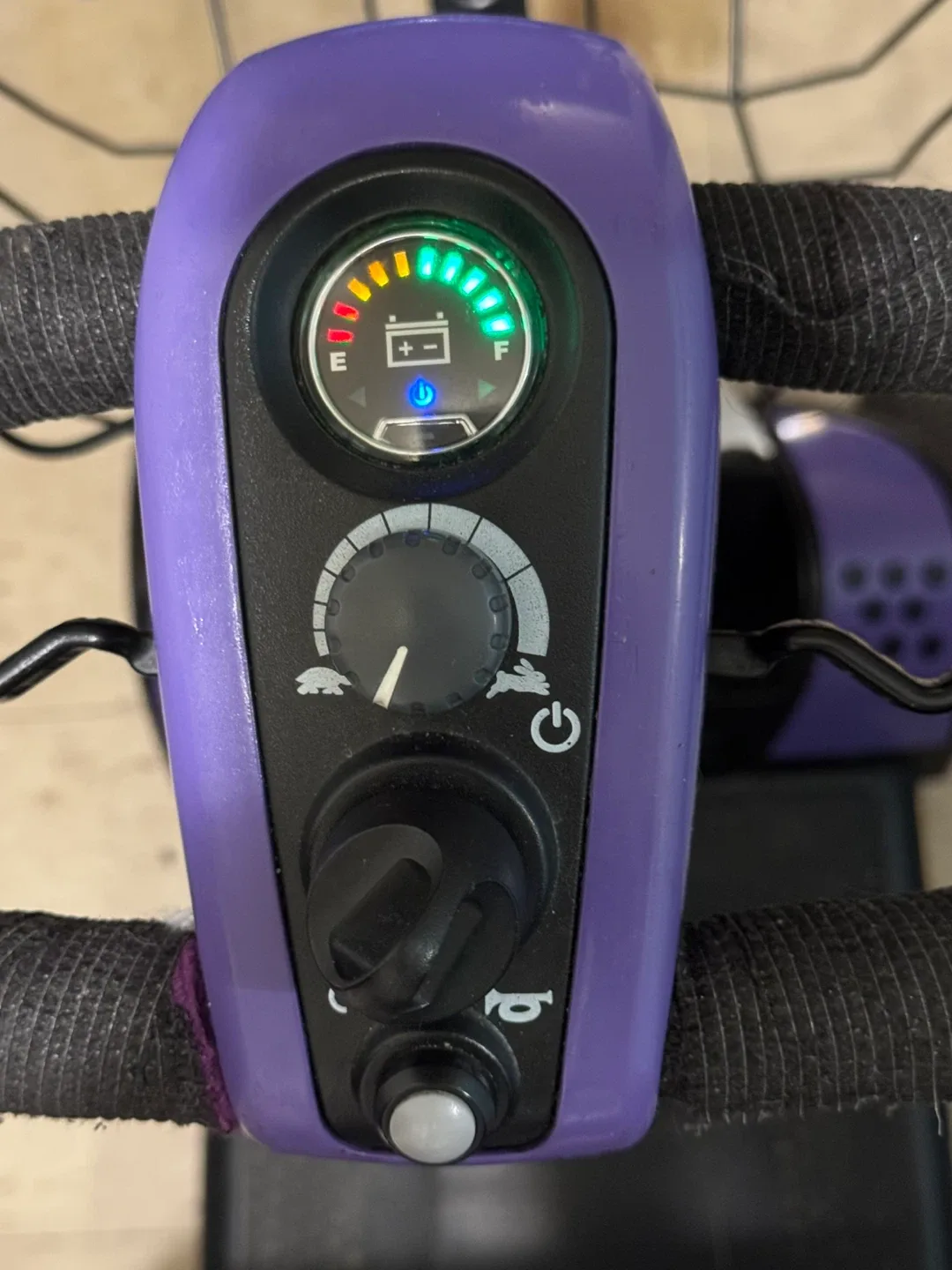 GoGo Pride Elite Traveler Mobility E-Scooter OBO image indicator(2)
