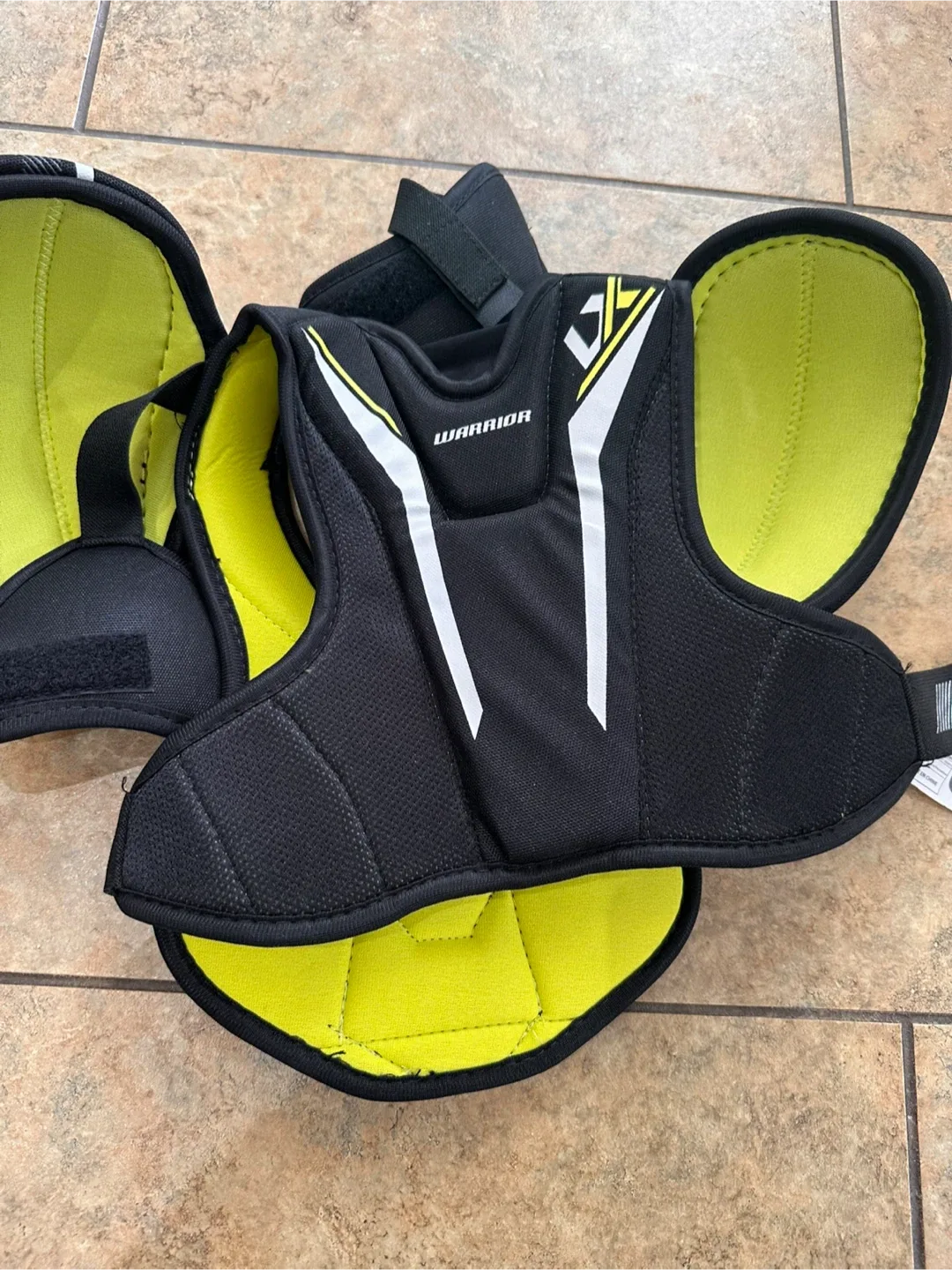Warrior LX Pro Youth Hockey Shoulder Pads - Small/Medium image indicator(3)