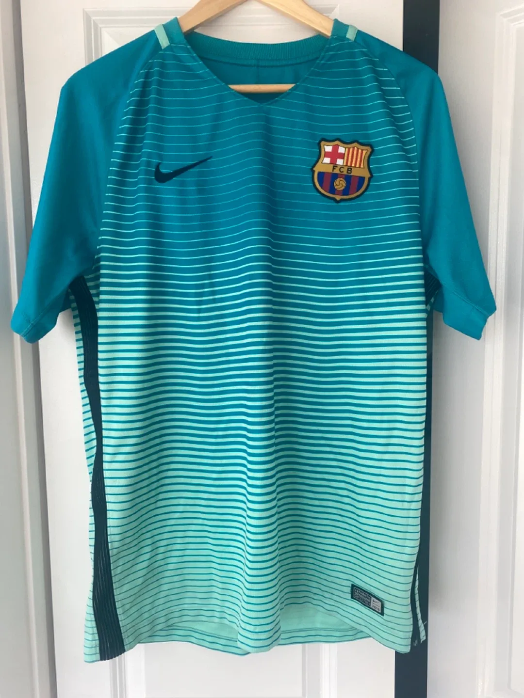 Nike FC Barcelona Jersey - Teal, Size Large thumbnail
